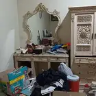 طقم غرفة نوم و طاولة قزاز