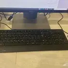 جهاز لابتوب بجميع ملحقاته نظيف و موصفاته موجوده في صوره