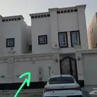فيلا شبه منفصله للبيع بضاحية الملك فهد