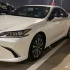 للبيع لكزس موديل 2024 H ES300 h A بحالة الوكالة ممشى 25 الف