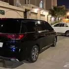 للبيع سبارة عائليه فان جي ايه سي GN8 فل كامل 2020