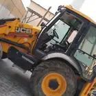 جي سي بي JCB للإيجار اليومي والشهري سائق هندي محترف.