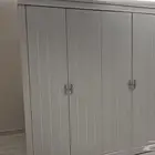 دولاب ملابس كبير استخدام نظيف ابيض