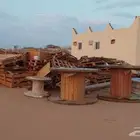 للبيع اخشاب وطبليات ومكرات خشب