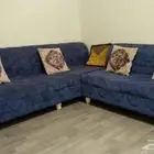 ركنة لحالة جيدة جدا   طاولة طعام ومعاها خمس كراسي