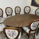 طاولة طعام جديدة من ( هوم سنتر ) مع كراسي تفصيل خشب وطني
