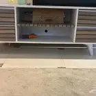 طاولة طعام ب100 وودولاب شاشه ب100