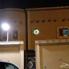 شقة للايجار دور ثاني في فيلا بحي عكاظ مدخل مشترك