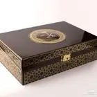 نحت على جميع المعادن والخشب والاكرليك والزجاج