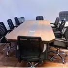 لدينا جميع أنواع الأثاث المكتبي المتوفر