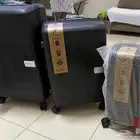 شنط السفر المضادة للكسر