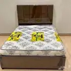 سرير   مراتب   دواليب   تسريحات غرفة النوم كاملة موجود