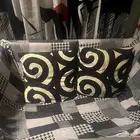 كنبة مفرد من ايكيا مع مخدات