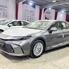 تويوتا كامري LE بنزين اللون تيتانيوم موديل 2025 تقسيط وكاش