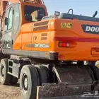 بوكلين كفرات للايجار. سائق باكستاني