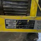 رافعة صغيره مع رجاج سوبارو للبيع