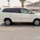 انوفا 2009 المكينه والقير شرط والسيارة مفحوصه و مجدده