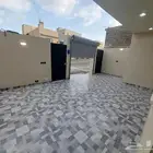 للبيع دور ارضي بحوش وبايكه حي الزهور محاله 580 الف