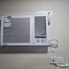 مكيف جداري نظيف