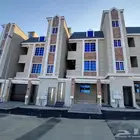 للبيع شقق علوي مع سطح خاص 6غرف بحي المعارض ب520الف