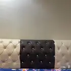 تاج سرير نفرين فخم - تنجيد كابتونيه مميزة (بيج وأسود)