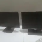 3 شاشات كمبيوتر مكتبي