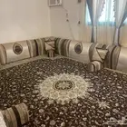 مجلس للبيع مساند ظهر مع تكيات مع فرشه نظيفه جدا على السوم