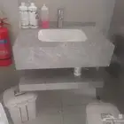 مغسله كامله باغراضها رفين مقاس 80 50 مع المرايه جاهزه توصيلة