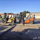 رافعة شوكية للايجار يوميات مشاوير إيجار شهري