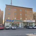 للايجار شقق عزاب على طريق الملك خالد بالأفق