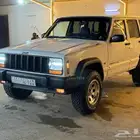 للبيع جيب شروكي 1999 دبل قير اتوماتيك