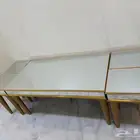 طاوله مع اربع طاولات خدمه