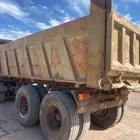 للبيع صندوق قلاب مقاس 18 متر قاعده 14 كفرات جديده