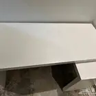 طاولة مكتب