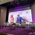 شاشات وسماعات وسيوف