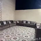 كنب اللون بني