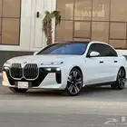 بي ام دبليو 740Li 2023 ناغي ممشى قليل شبه جديده..