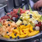مختصيين بإدارة الفعاليات وتقديم أشهى الأطباق