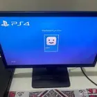 سوني 4 للبيع مع الشاشه ( منفذ الشاحن على اليمين خربان )