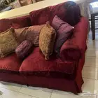 طقم كنب المطلق 7 اشخاص مع طربيزتين جانبيات مع سجادة وستائر