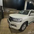 للبيع لاندكروزر 2020 ديزل نظيف