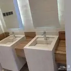 يوجد مغاسل جاهزة وتفصيل