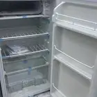 ثلاجة وسط