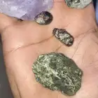 عالم  الأحجار الكريمة