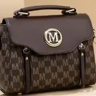 حقيبة نسائية بتصميم أنيق جديده للبيع