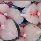 يوجد لدينا أسماك طازة يومية ني وفي جاهز مقلي مشوي المناسبا