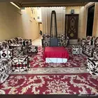 يوجد لدينا صبابين وقهوجيه واضاءه كهرباء