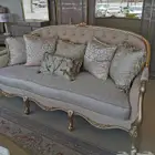 كنب ومجالس وطاولات