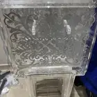 طاولات خدمه استخدام مره واحده (وحده فقط فيها كسر مع الطرف