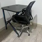 طاوله وكرسي